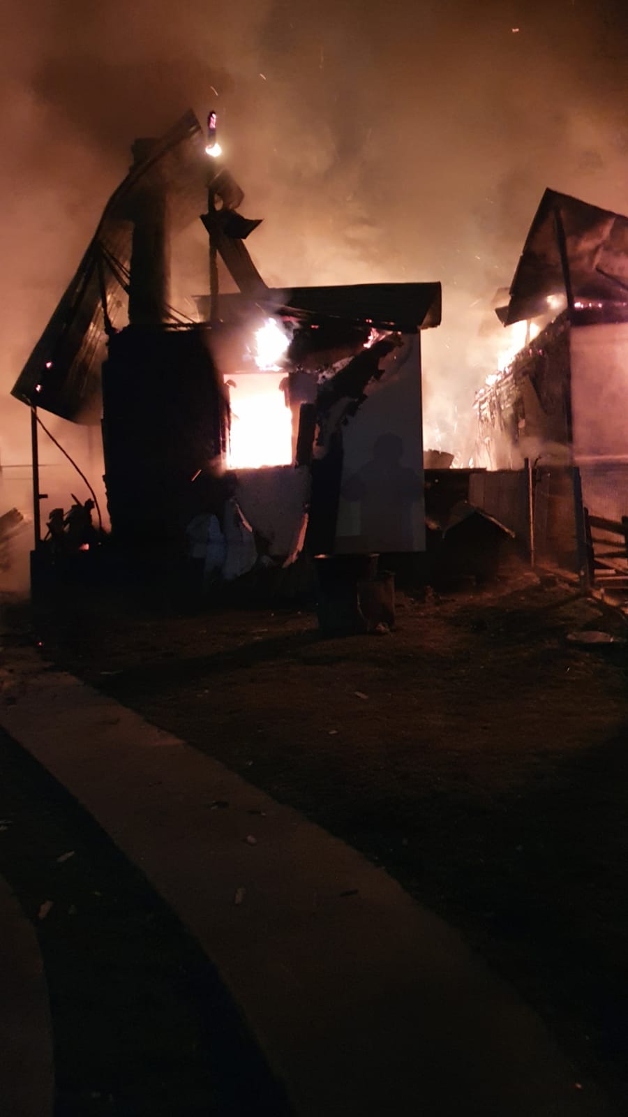 Incendiu devastator la o gospodărie din Valea Lungă