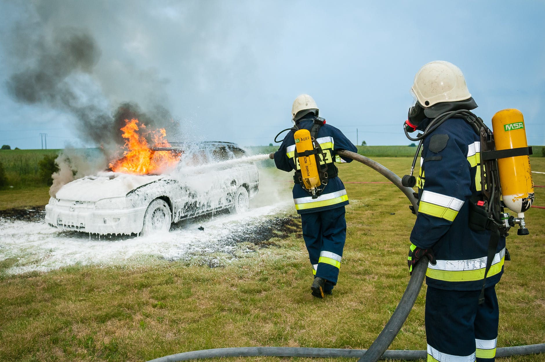 O mașină a luat foc pe A1 sensul spre Pitești