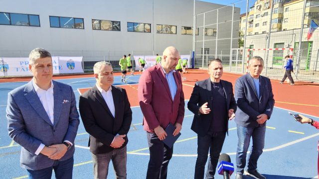 TÂRGOVIȘTE: BAZA SPORTIVĂ DIN CARTIERUL MATEI BASARAB A FOST PREDATĂ CLUBULUI SPORTIV ȘCOLAR TÂRGOVIȘTE
